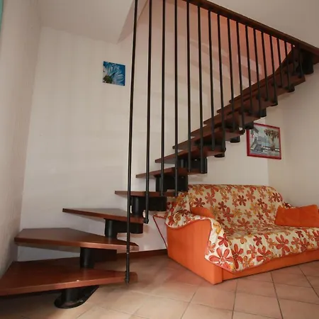 Beautiful With Private Garden And Porch *