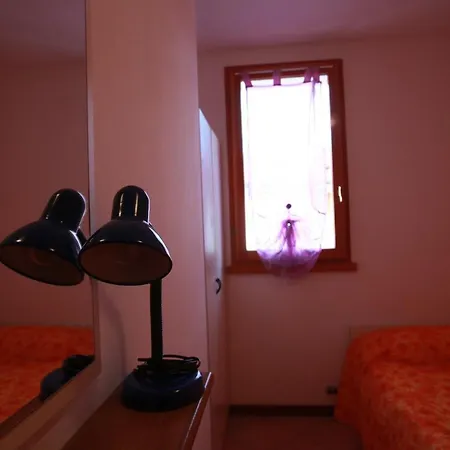 Beautiful With Private Garden And Porch Appartamento